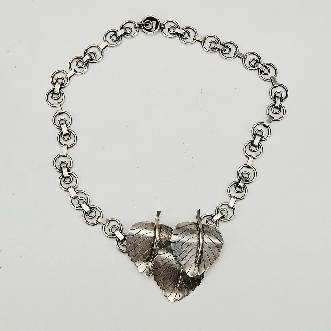 STIGBERT. Collier, silver, Heribert Engelbert AB, Stockholm 1946. — Necklace — Auktionshuset Thörner & Ek