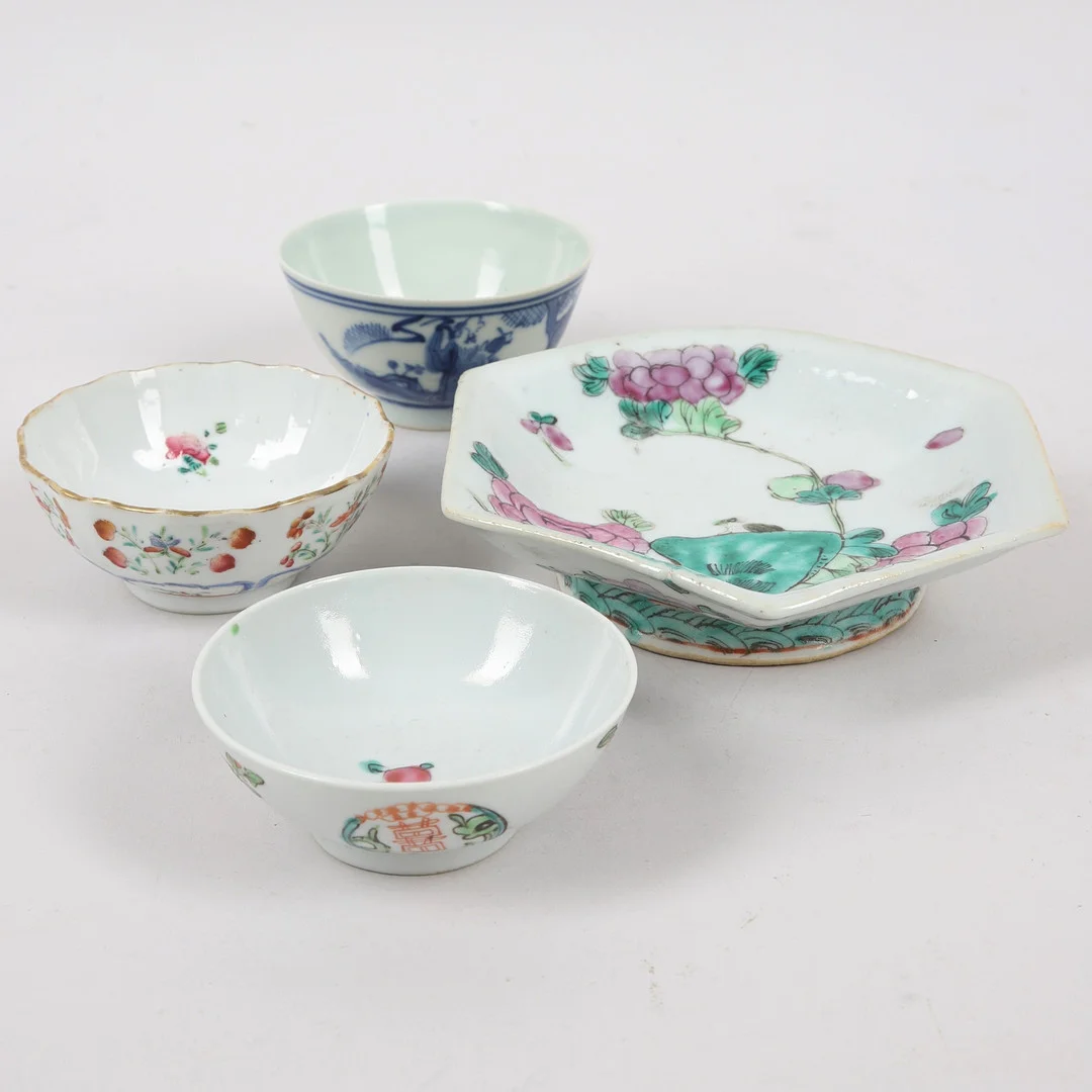 SKÅLAR & FAT, 4 delar, porslin, Kina, 1800/1900-tal. — Ceramics & Porcelain — Ekenbergs Auktioner