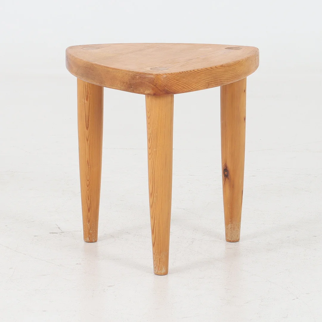 PALL, furu, 1900-talets andra hälft. — Armchairs & Chairs — Stadsauktion Sundsvall