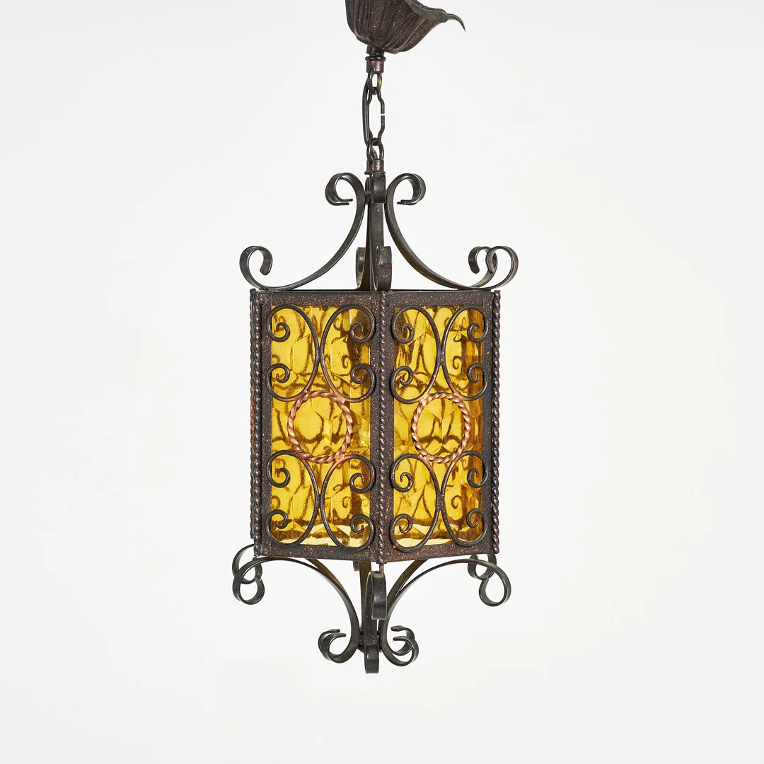 TAKLYKTA, stänkmålad metall, gulfärgat glas, 1900-talets senare hälft. — Ceiling lights — Stockholms Auktionsverk Sickla
