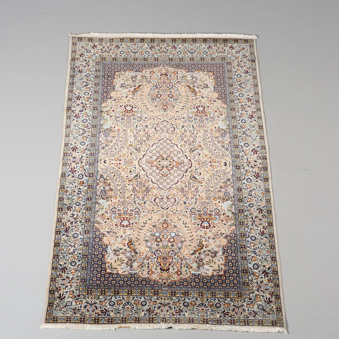 MATTA, kashmir, handknuten, 213 x 139 cm. — Carpets — Borås Auktionshall