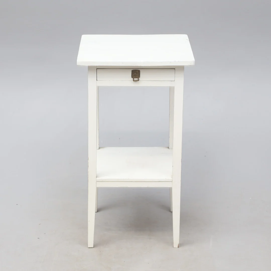 NATTDUKSBORD, sekelskiftet 1900. — Tables — Kalmar Auktionsverk