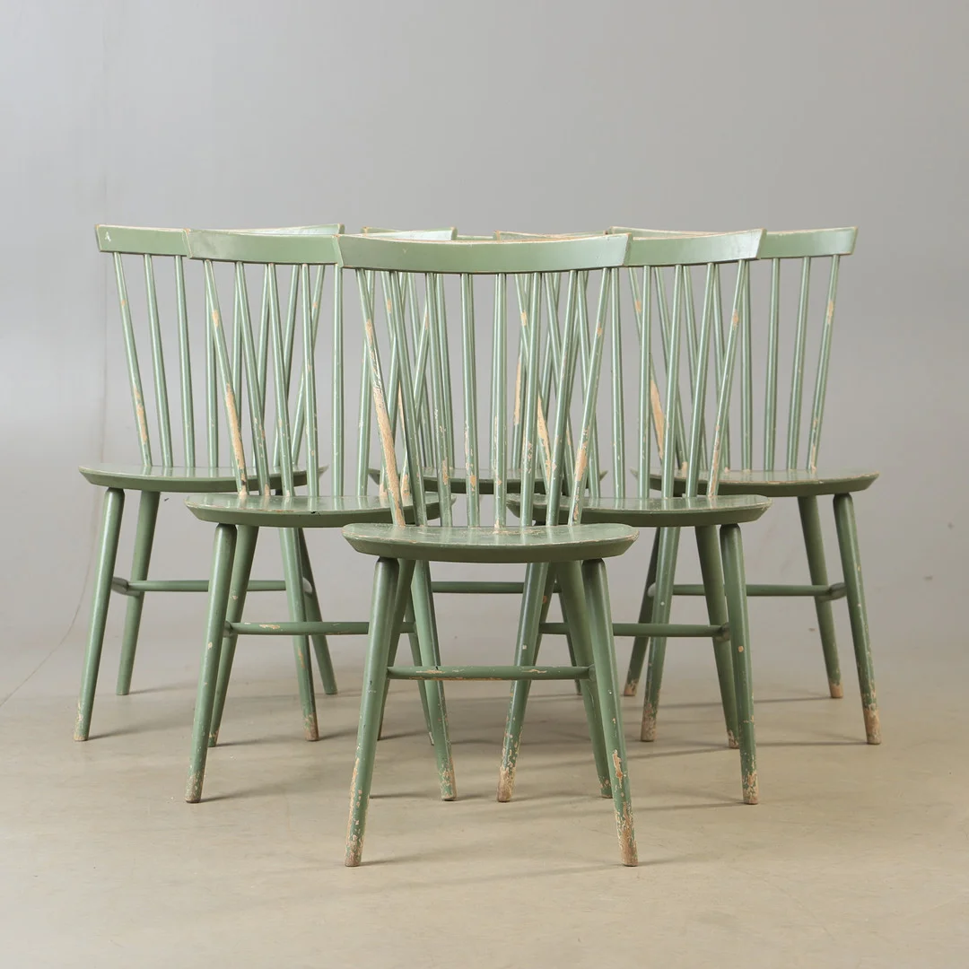 STOLAR, 6 stycken, målade, 1900-talets andra hälft. — Armchairs & Chairs — Helsingborgs Auktionskammare