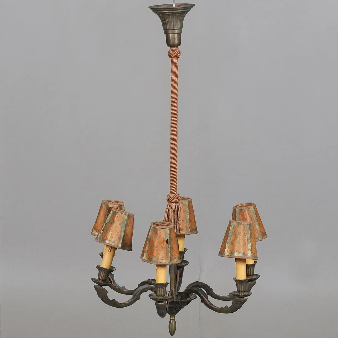 TAKLAMPA. Patinerad gulmetall, 6 armad, omkring 1930-tal. — Ceiling lights — Örebro Stadsauktioner