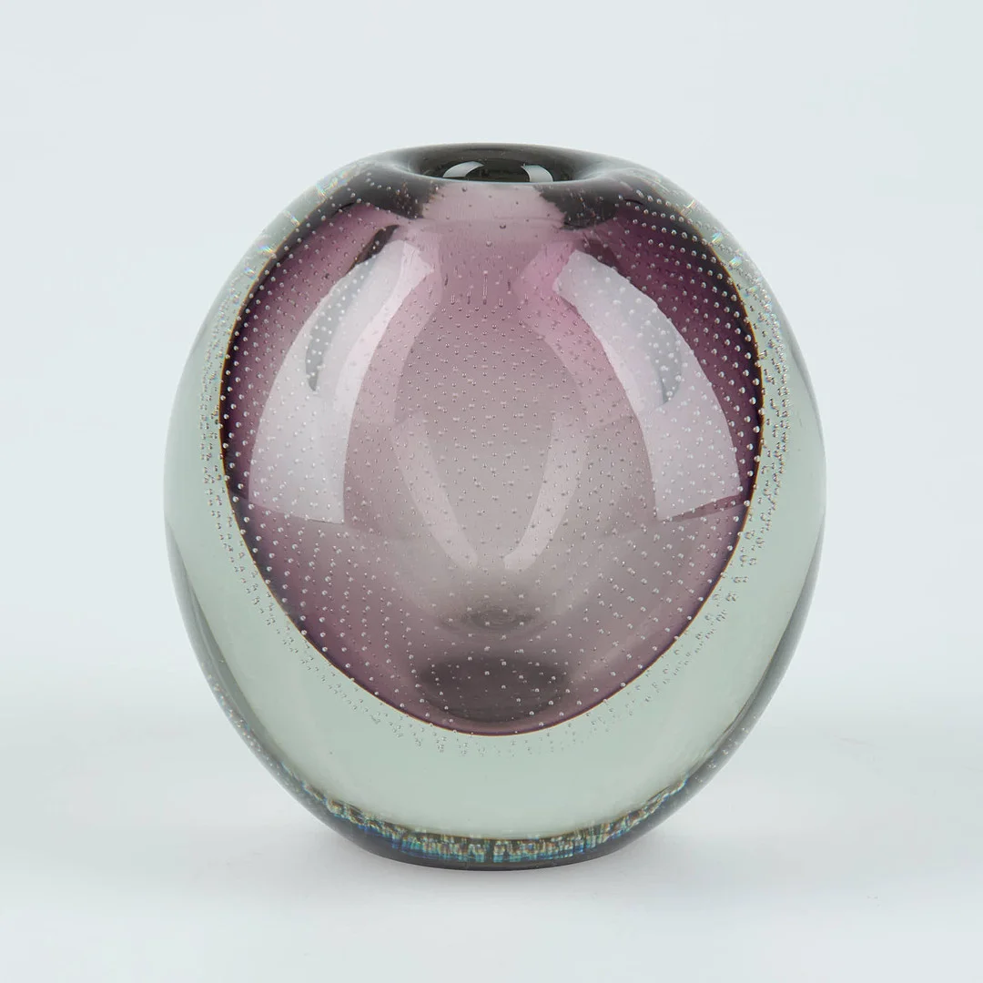 GUNNEL NYMAN. Vas, Signerad med syre penna G. Nyman Nuutajärvi, Notsjö -53. — Art glass — Stockholms Auktionsverk Helsinki