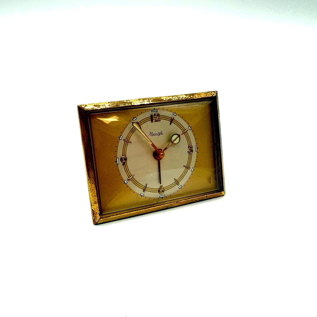 KIENZLE TISCHUHR REISEWECKER 1950ER. — Mantel clocks — Kunst- und Auktionshaus Kleinhenz