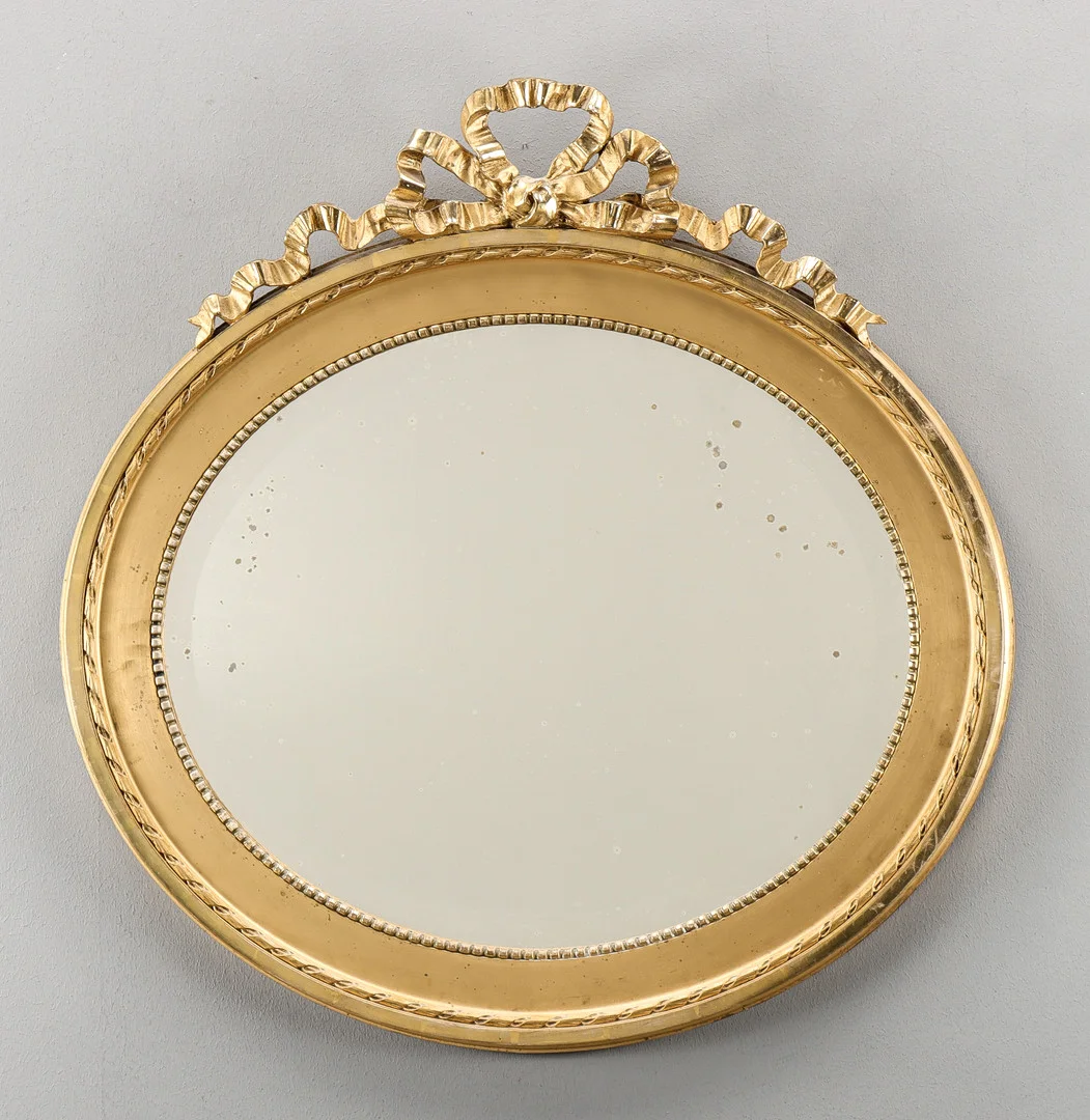 SPEGEL, oval, Louis XVI-stil, 1900-tal. — Mirrors — Karlstad Hammarö Auktionsverk