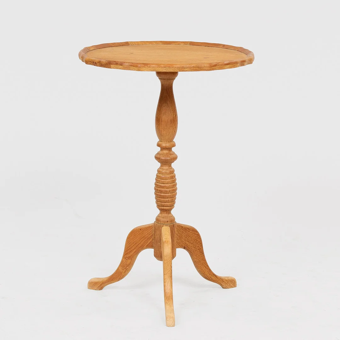 ANTON KILDEBERG. Lampebord af egetræ, 1960'erne. — Coffee Tables — Palsgaard Kunstauktioner