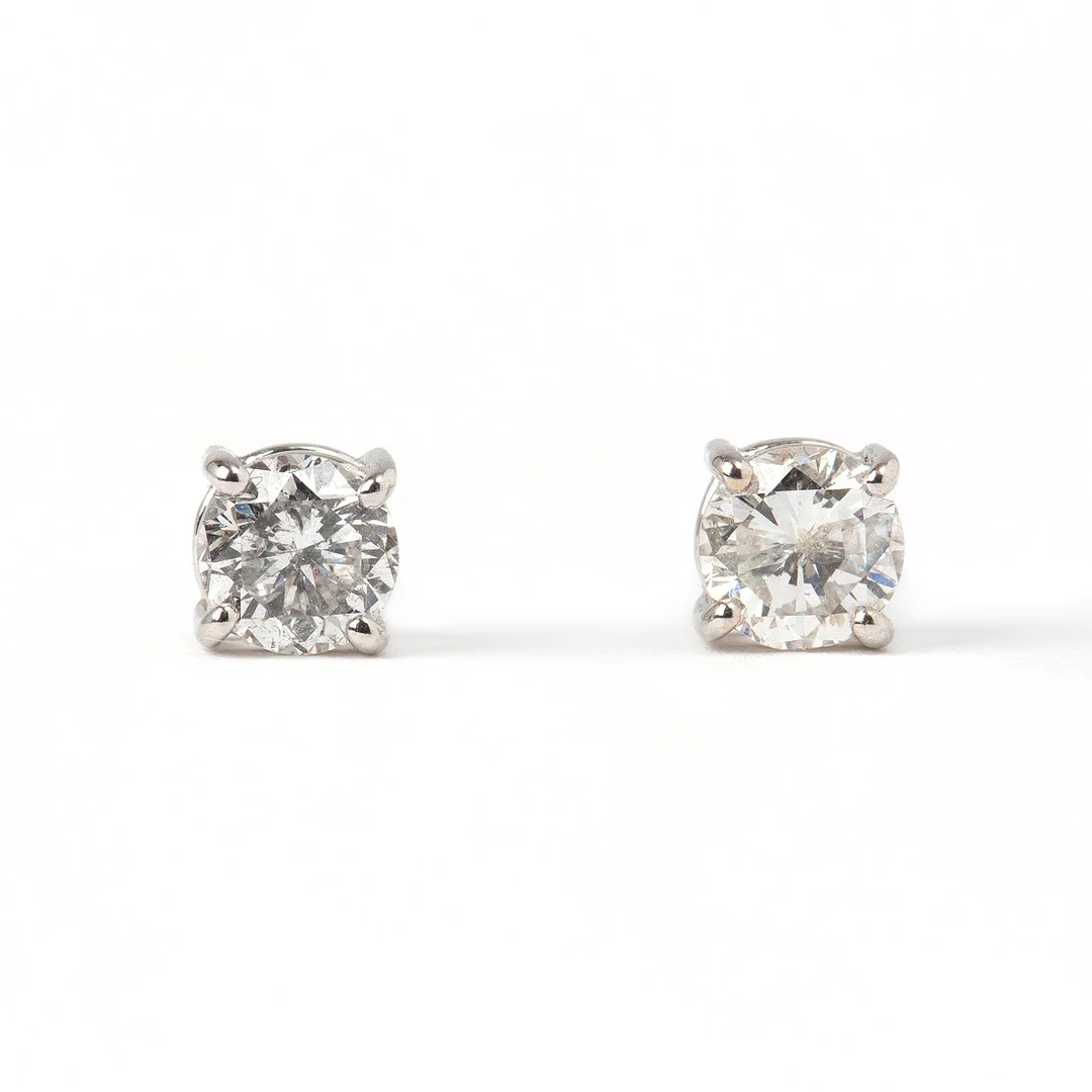 ÖRHÄNGEN, 18K vitguld med briljantslipade diamanter, totalt 1.10 ct. — Earrings — Stockholms Auktionsverk Göteborg
