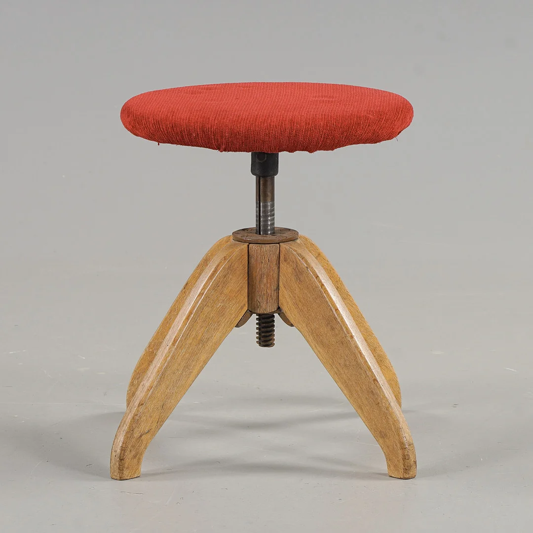 SNURRPALL, 1900-talets första hälft. — Armchairs & Chairs — Karlstad Hammarö Auktionsverk