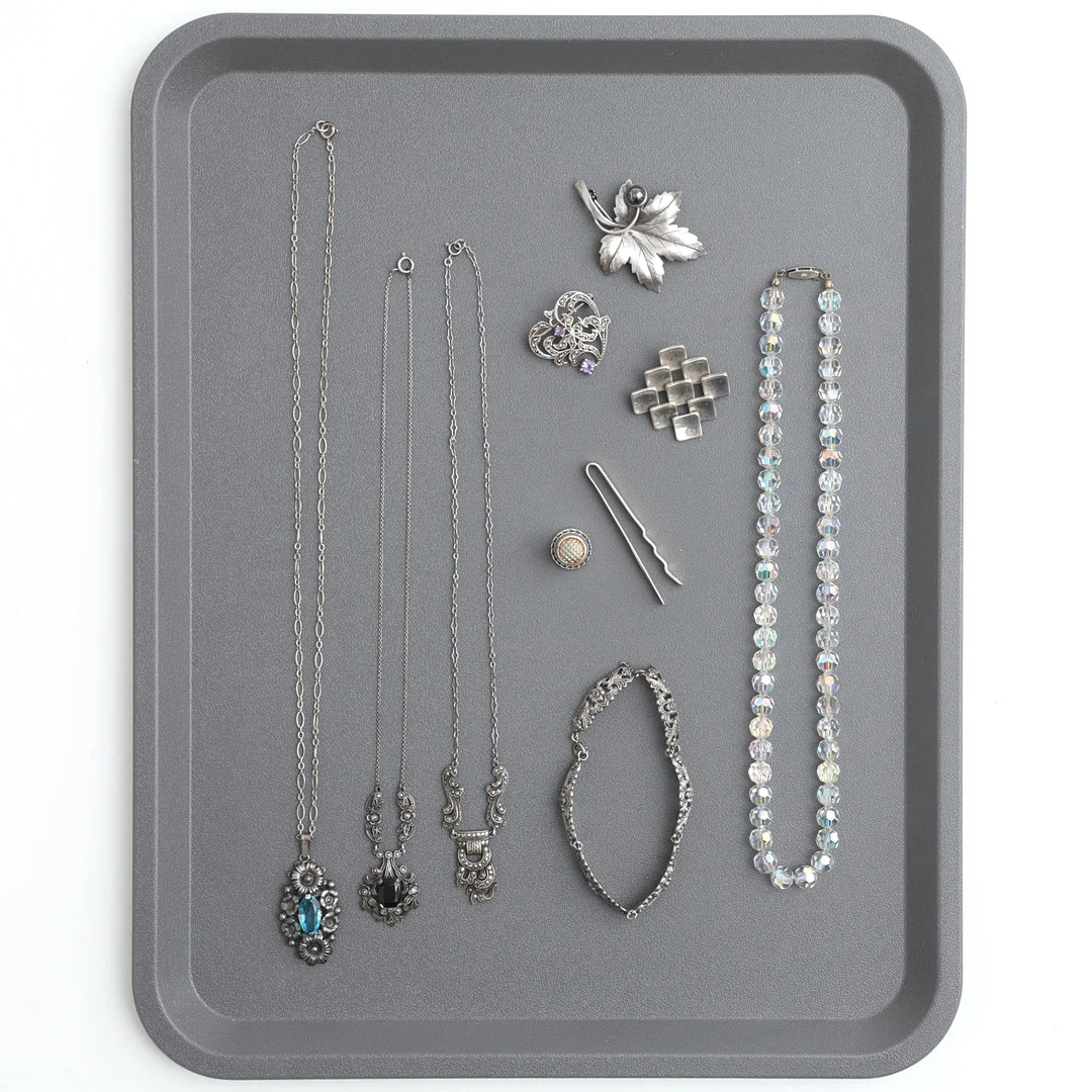 SMYCKEN, 10 st, SILVER, mestadels art deco. — Objet de vertu & Miscellaneous — Auktionshuset Thelin & Johansson