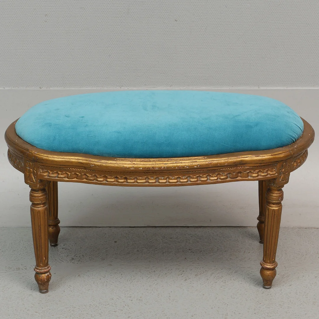 TABURETT, gustaviansk, 1800-tal. — Armchairs & Chairs — Ekenbergs Auktioner