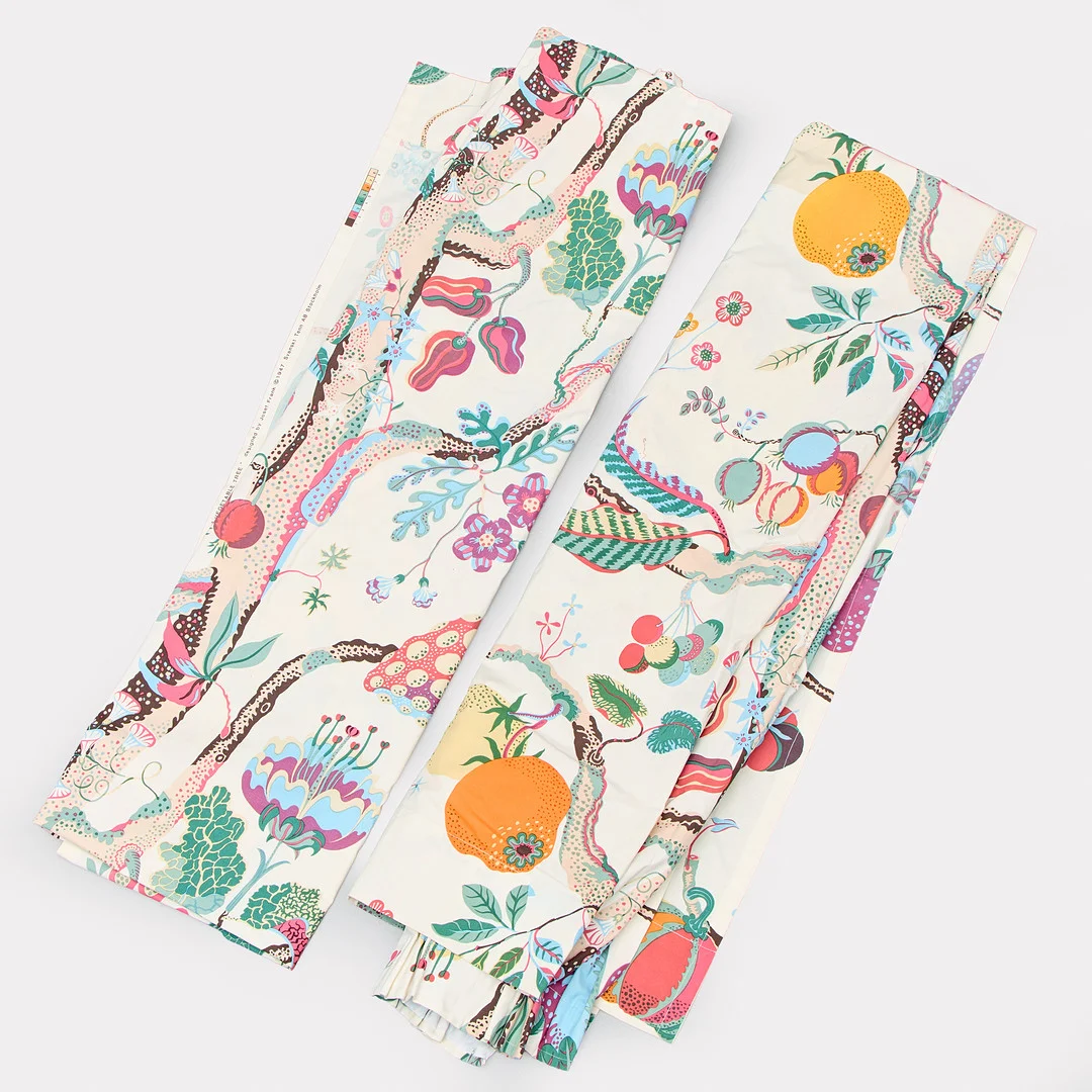 JOSEF FRANK. Gardiner, ett par, "Vegetable tree". — Textiles — Uppsala Auktionskammare