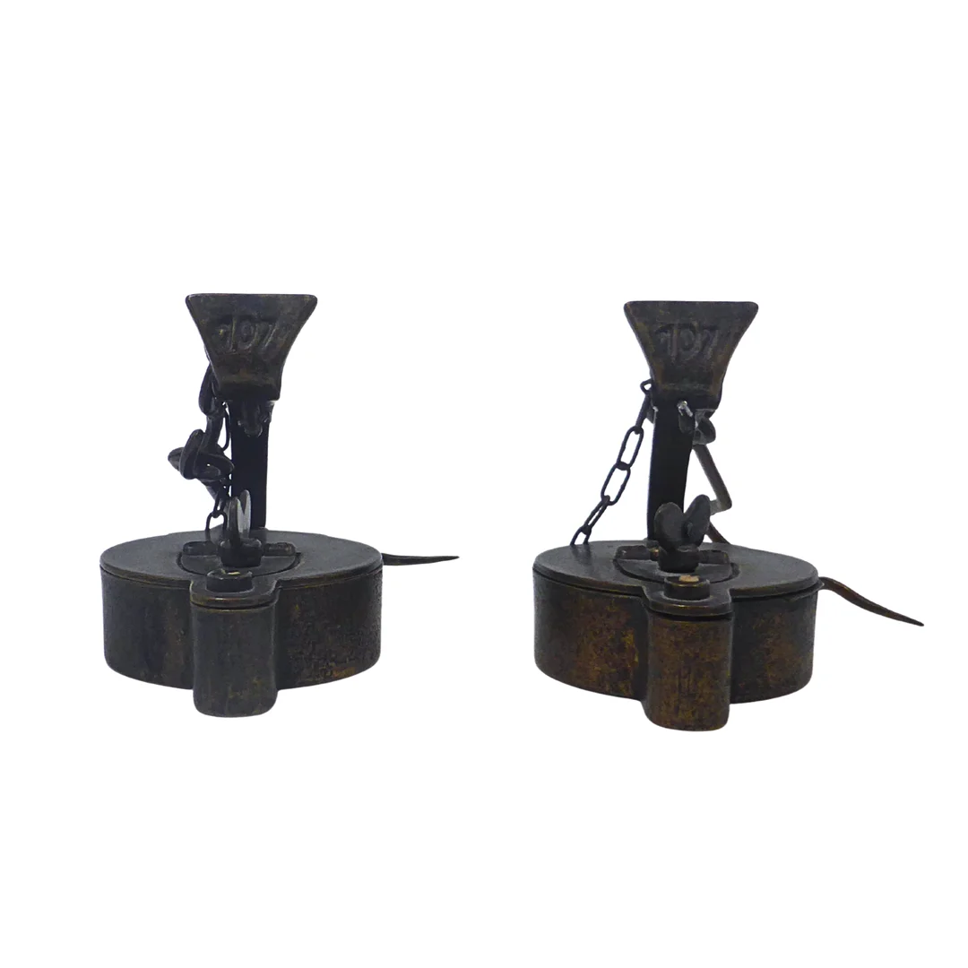 ANTIKES GRUBENLAMPEN-PAAR. — Other lighting — Auktionshaus Stuber's Hammerschlag