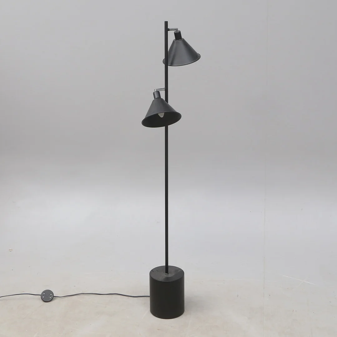 GOLVLAMPA, metall, Mio, modern. — Floor lights — Kalmar Auktionsverk