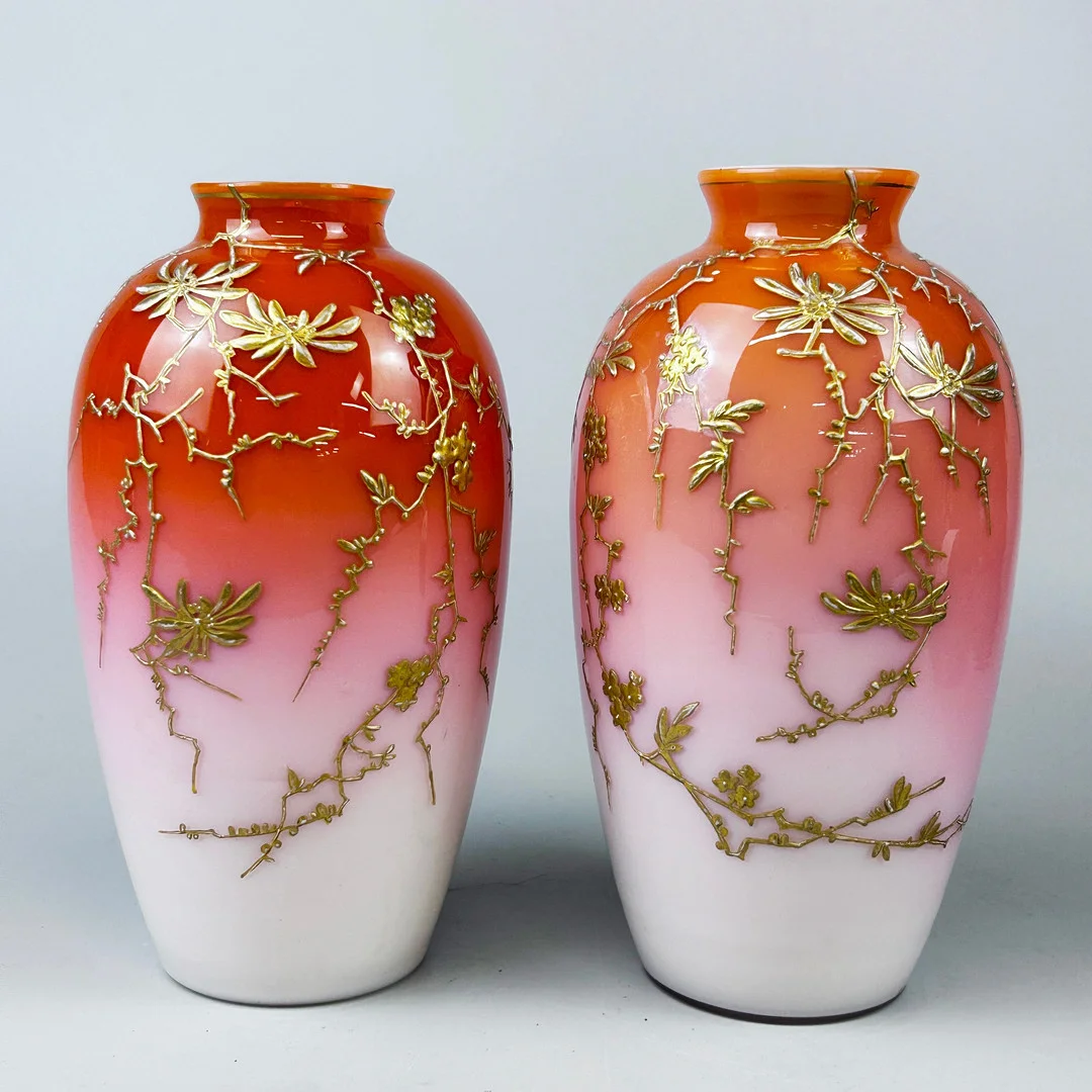 PEACH BLOOM STOURBRIDGE VASES. — Miscellaneous — Chalkwell Auctions
