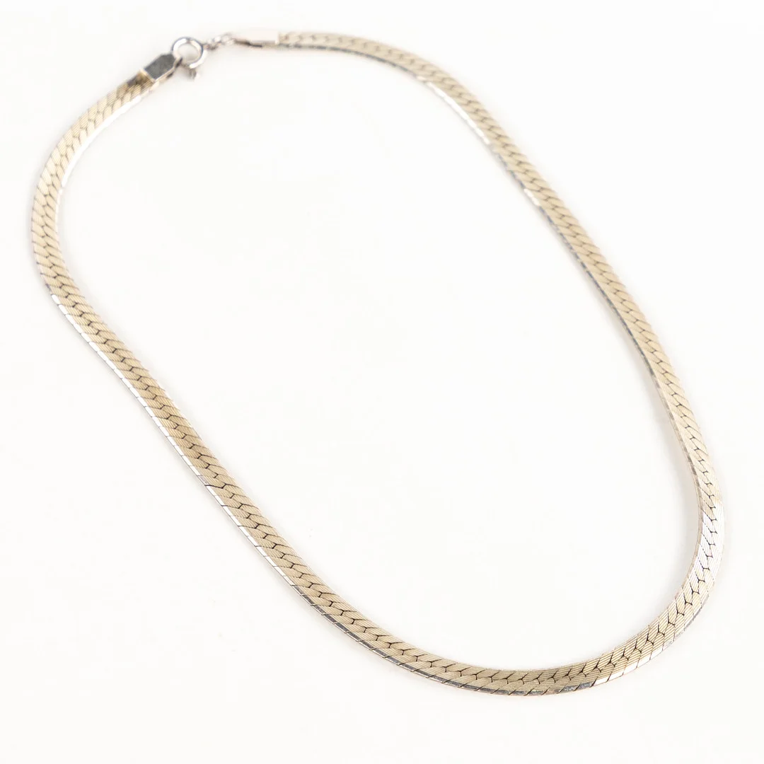 HALSBAND. Silver, flätad länk. — Necklace — Karljohan Auktioner