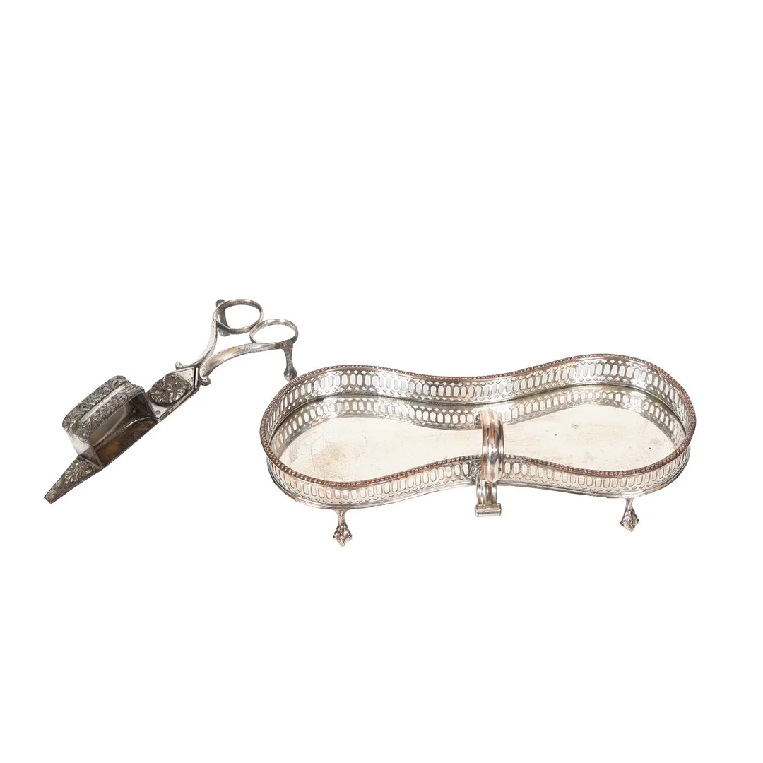 A PAIR OF GEORGE III SHEFFIELD PLATE CANDLE SNUFFERS TOGETHER WITH A TRAY (2). — Silver — Bishop & Miller