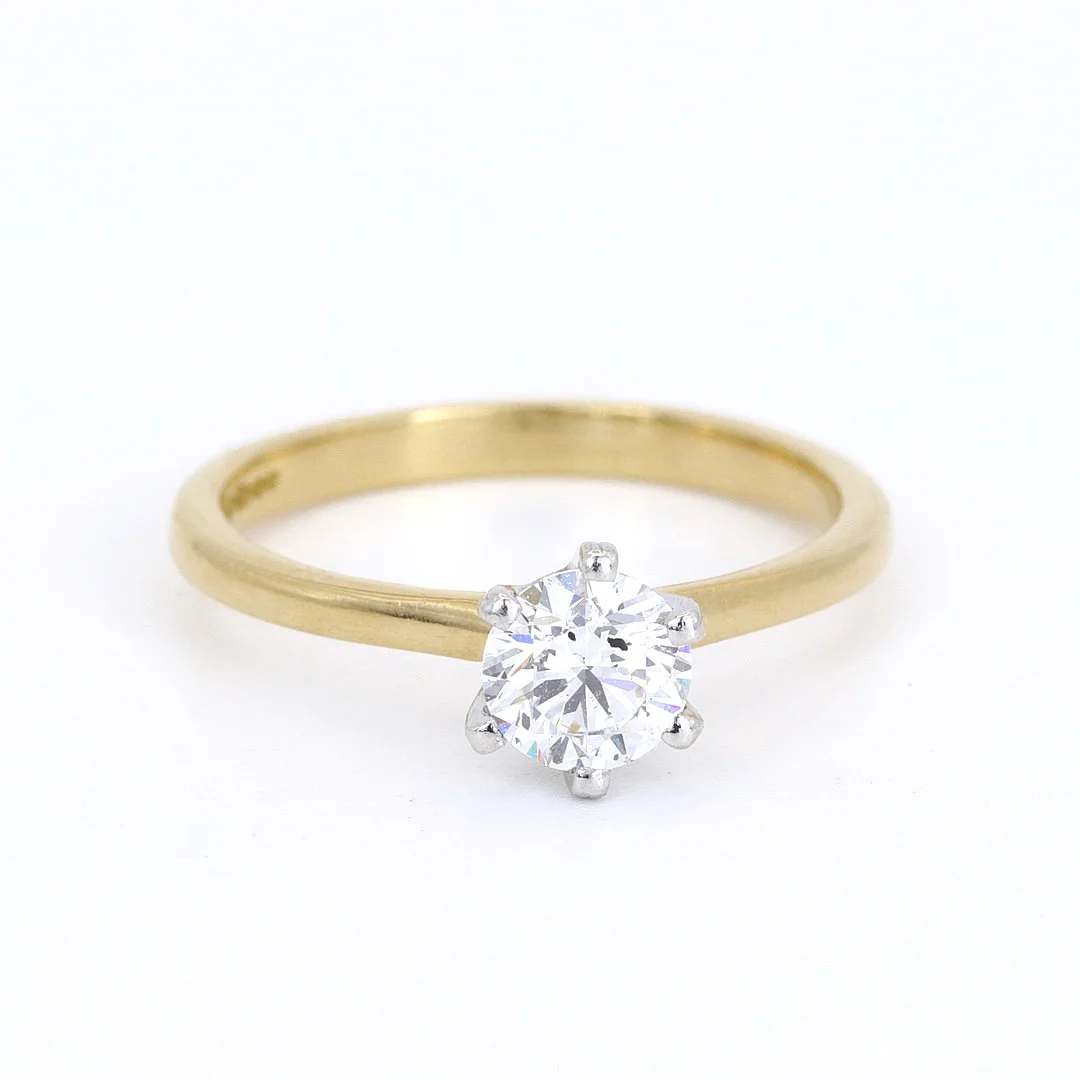 18CT GOLD DIAMOND SOLITAIRE RING. — Rings — Chalkwell Auctions