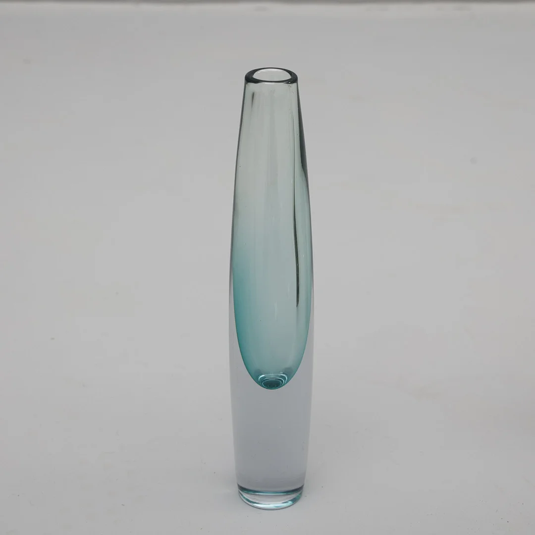 ASTA STRÖMBERG. VAS, glas, " Sputnik ", Strömbergshyttan, signerad. — Art glass — Södermanlands Auktionsverk