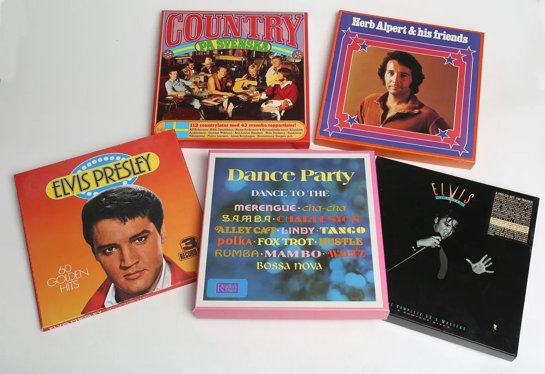 MUSIKBOXAR 5 st, bland annat Elvis. — Miscellaneous — Kalmar Auktionsverk