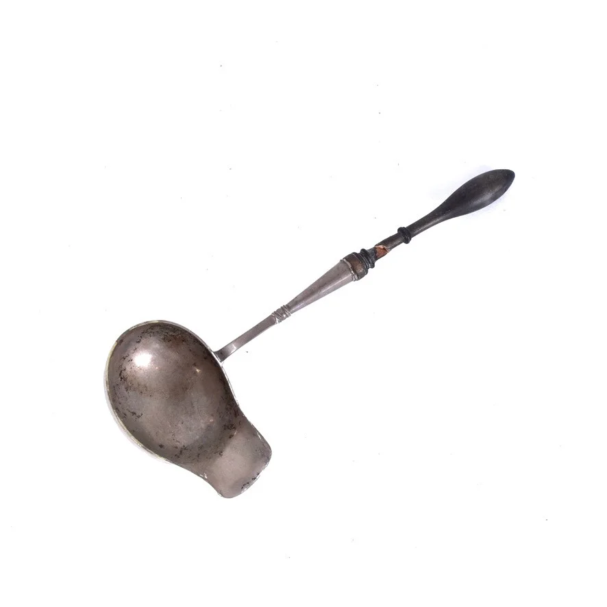 SÅSSLEV, silver med svärtat träskaft. — Silver — Halmstads Auktionskammare