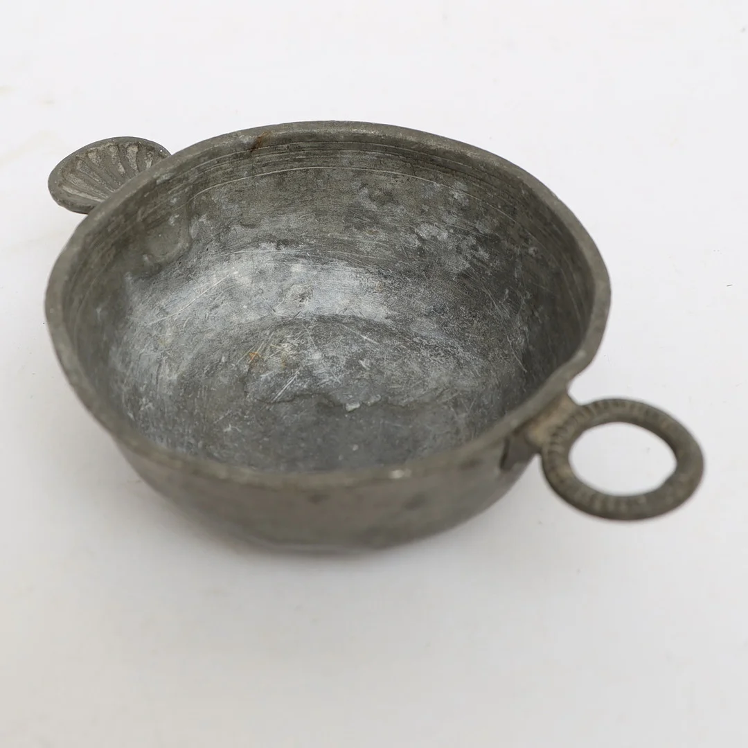 CARL FRIEDRICH BAUMANN. Kåsa, tenn, 1823, stämplad. — Pewter, Brass & Copper — Falun Auktionsbyrå