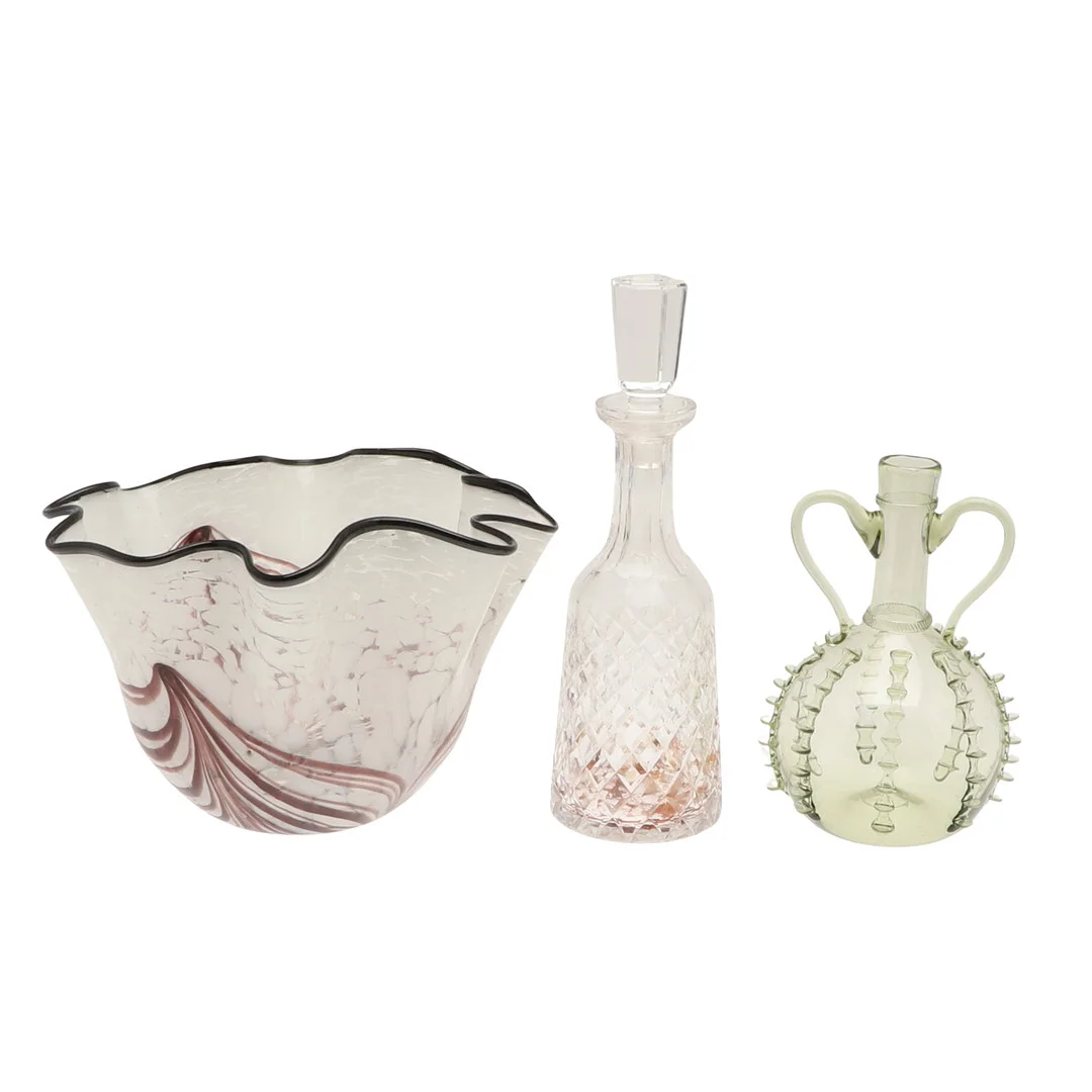 FREE BLOWN 18TH CENTURY STYLE DUTCH BRIDAL BOTTLE. — Art glass — Lawrences Auctioneers