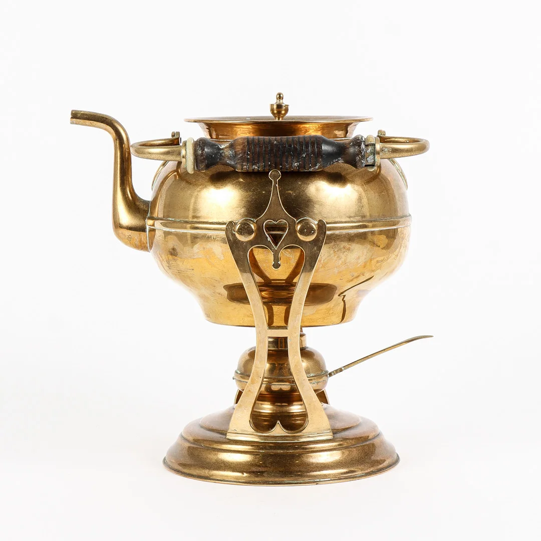 TEKÖK Mässing, N 3, Skultuna, 1900-talets mitt. — Pewter, Brass & Copper — Karlstad Hammarö Auktionsverk