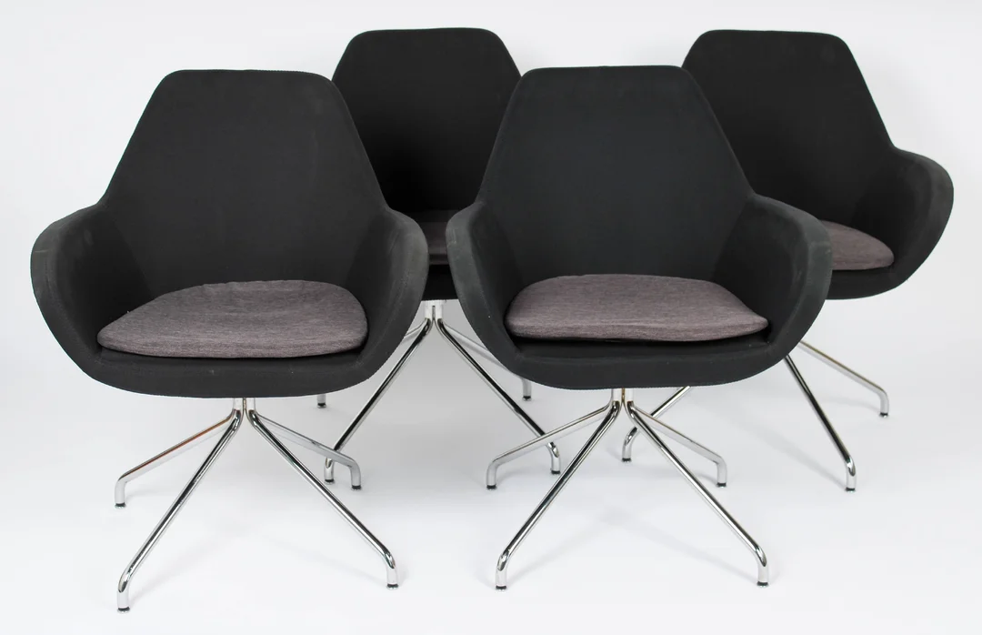 Professional. Four armchairs / conference chairs (4) — Furniture/Office furniture — Lauritz