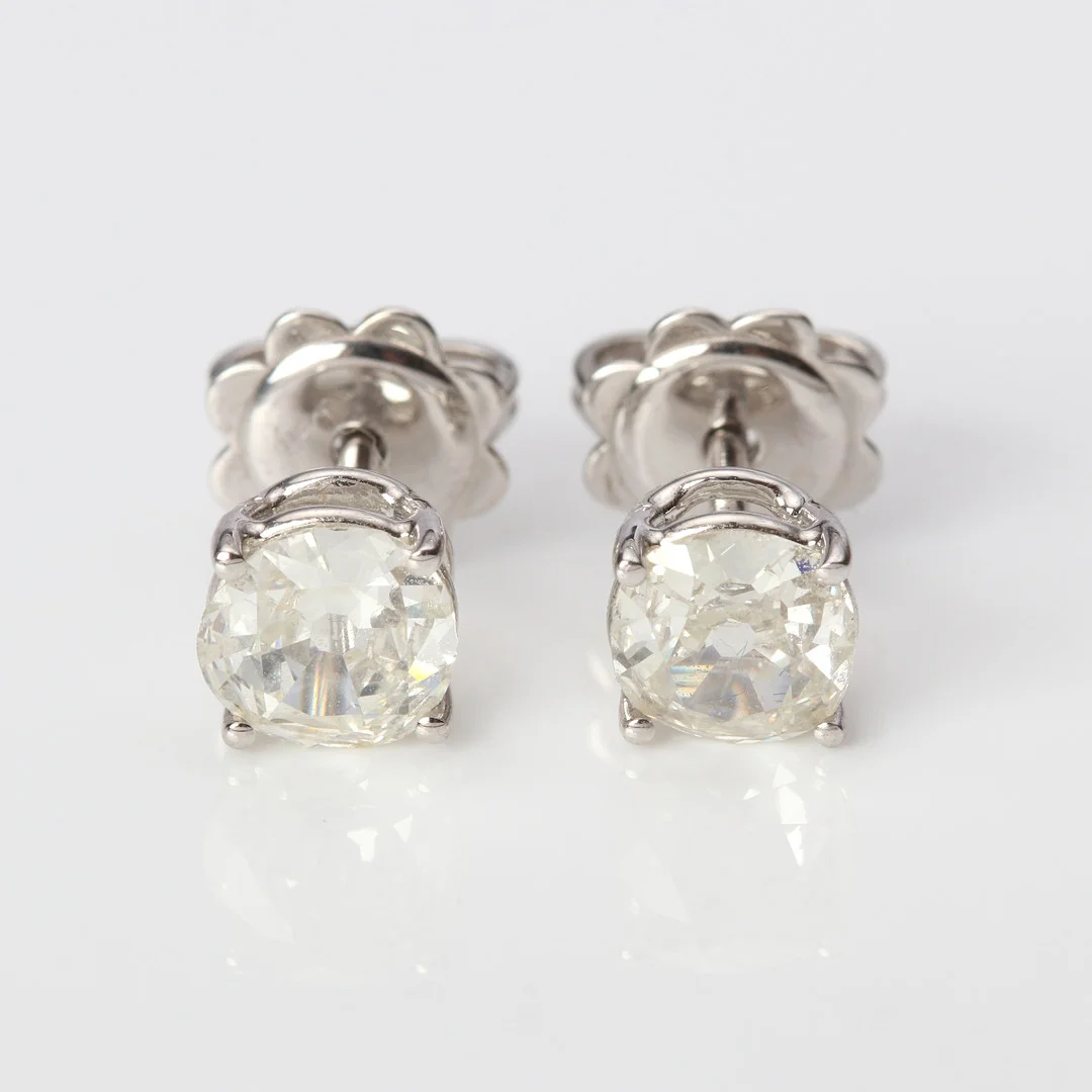 DIAMANTÖRHÄNGEN 18K ca 1,10 ct. — Earrings — Skånes Auktionsverk