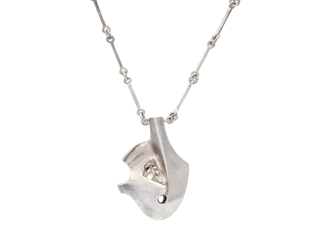 LAPPONIA, collier, Man In The Crater, sterlingsilver, Finland, höjd 40 mm, längd 46,5 cm, vikt 24,3 g. — Smycken/Collier — Kaplans