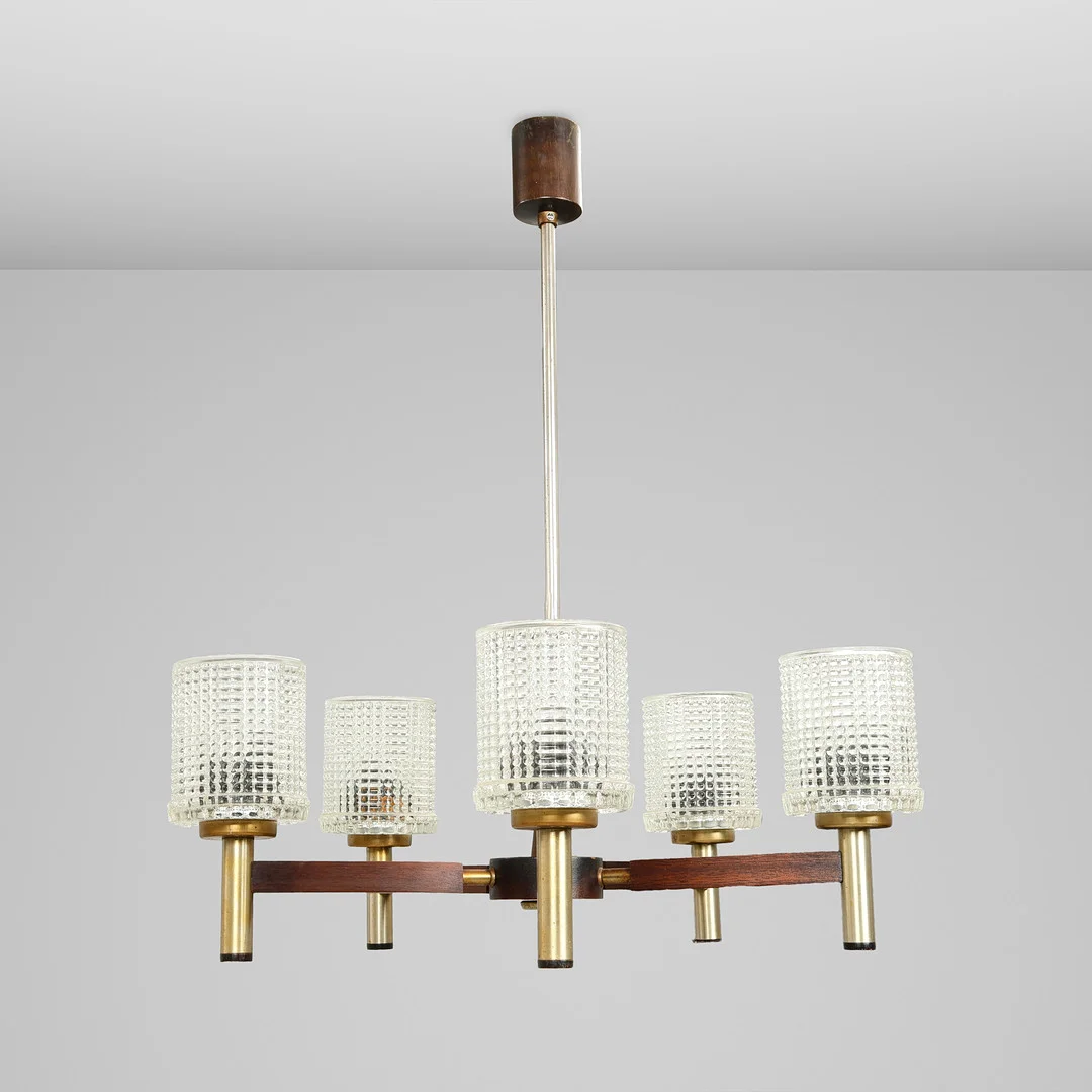 CARL FAGERLUND. TILSKREVET. Loftslampe, fem - armet, bejdset træ, stål og glas. Antagelige Orrefors Sverige. — Ceiling lights — Palsgaard Kunstauktioner