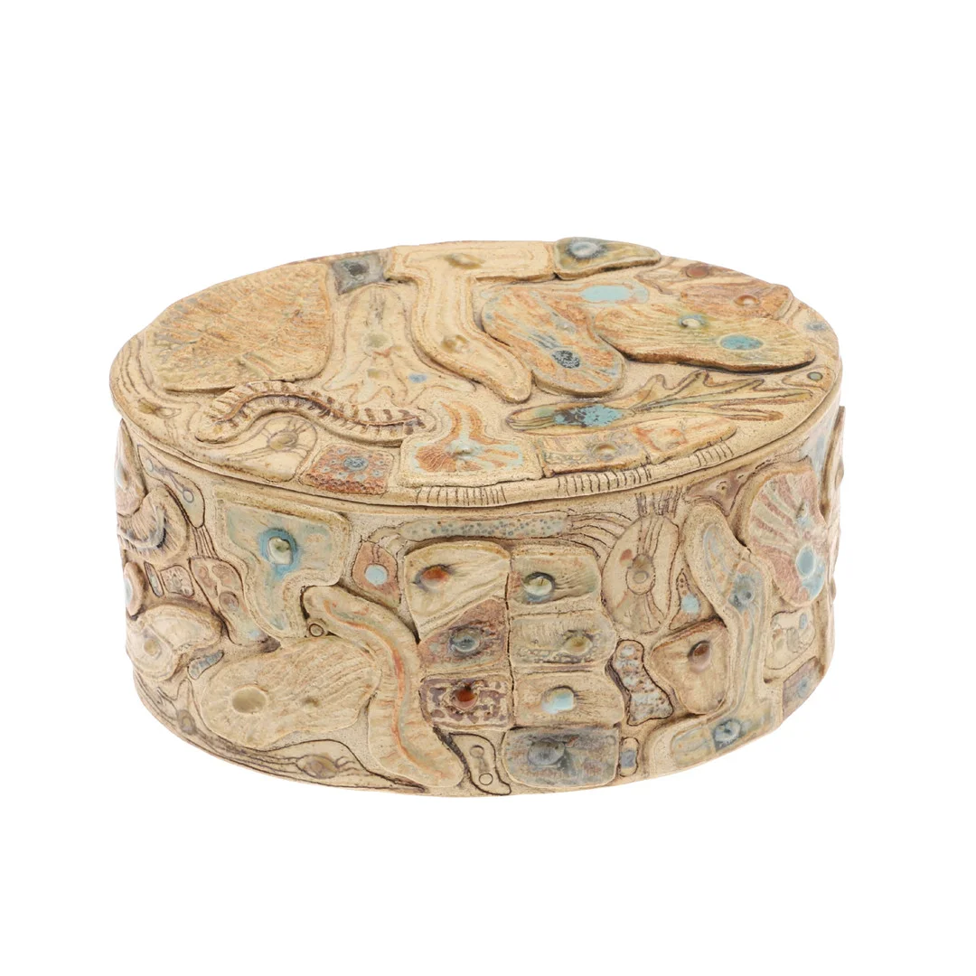 MARIA TARNOWSKA (POLISH, CONTEMPORARY). A STUDIO POTTERY TRINKET BOX. — European — Lawrences Auctioneers