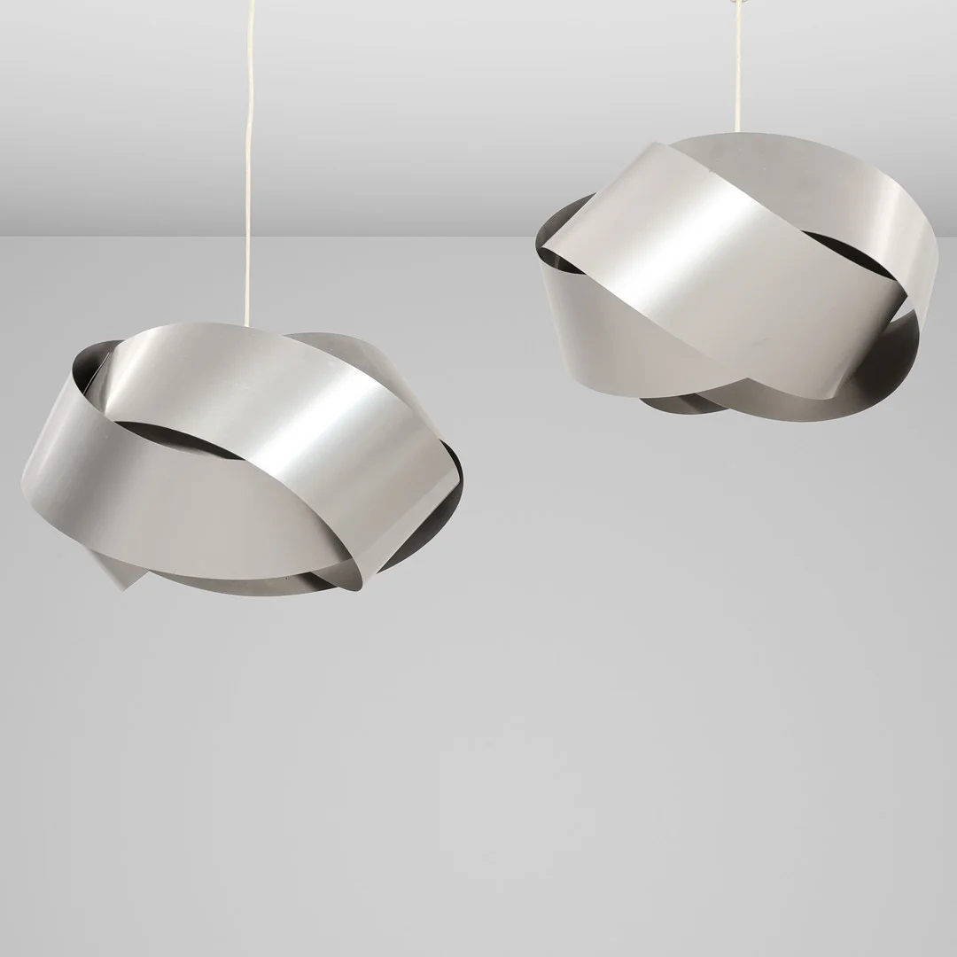 Et par loftspendler af aluminium og metal, antageligt dansk lampeproducent, 20/21. årh., (2). — Ceiling lights — Palsgaard Kunstauktioner