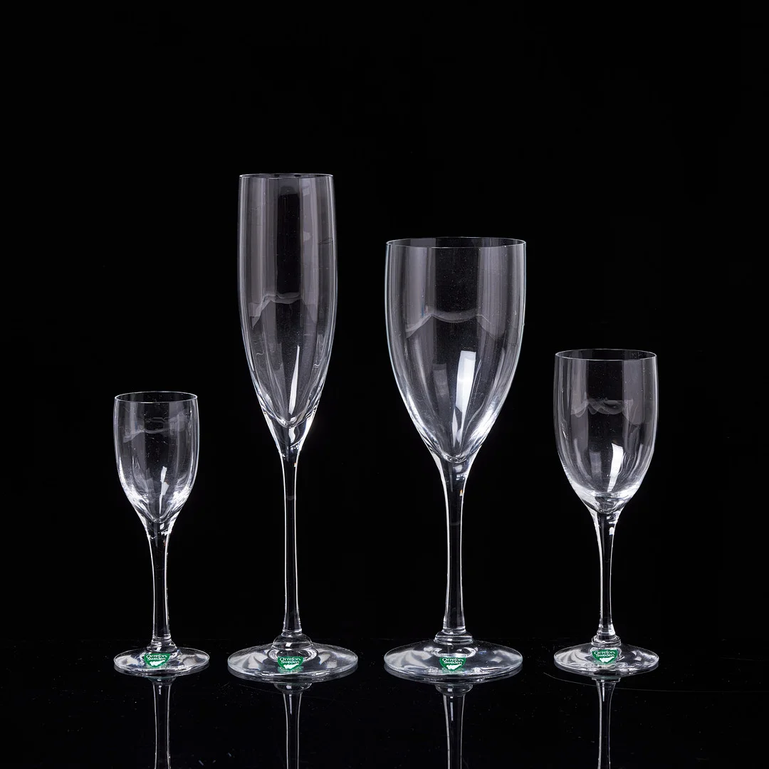 GUNNAR CYRÉN. ca 38 dlr, glasservis, "Optica", Orrefors. — Tableware — Stockholms Auktionsverk Sickla