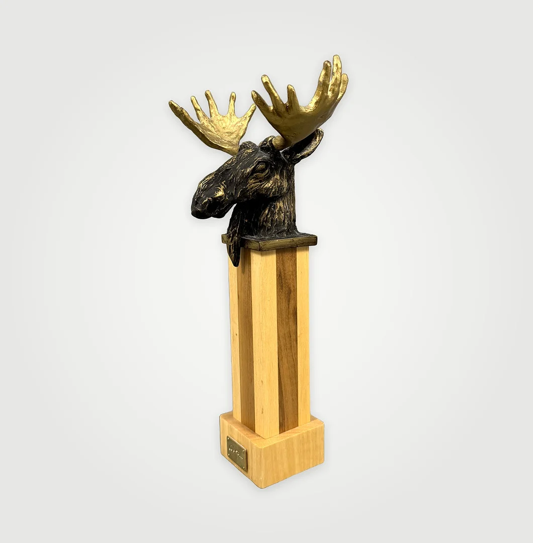 ERNST BILLGREN. SKULPTUR / SALTKVARN, "Konungens Budbärare", signerad. — Sculptures & Bronzes — Auktionshuset STO Bohuslän
