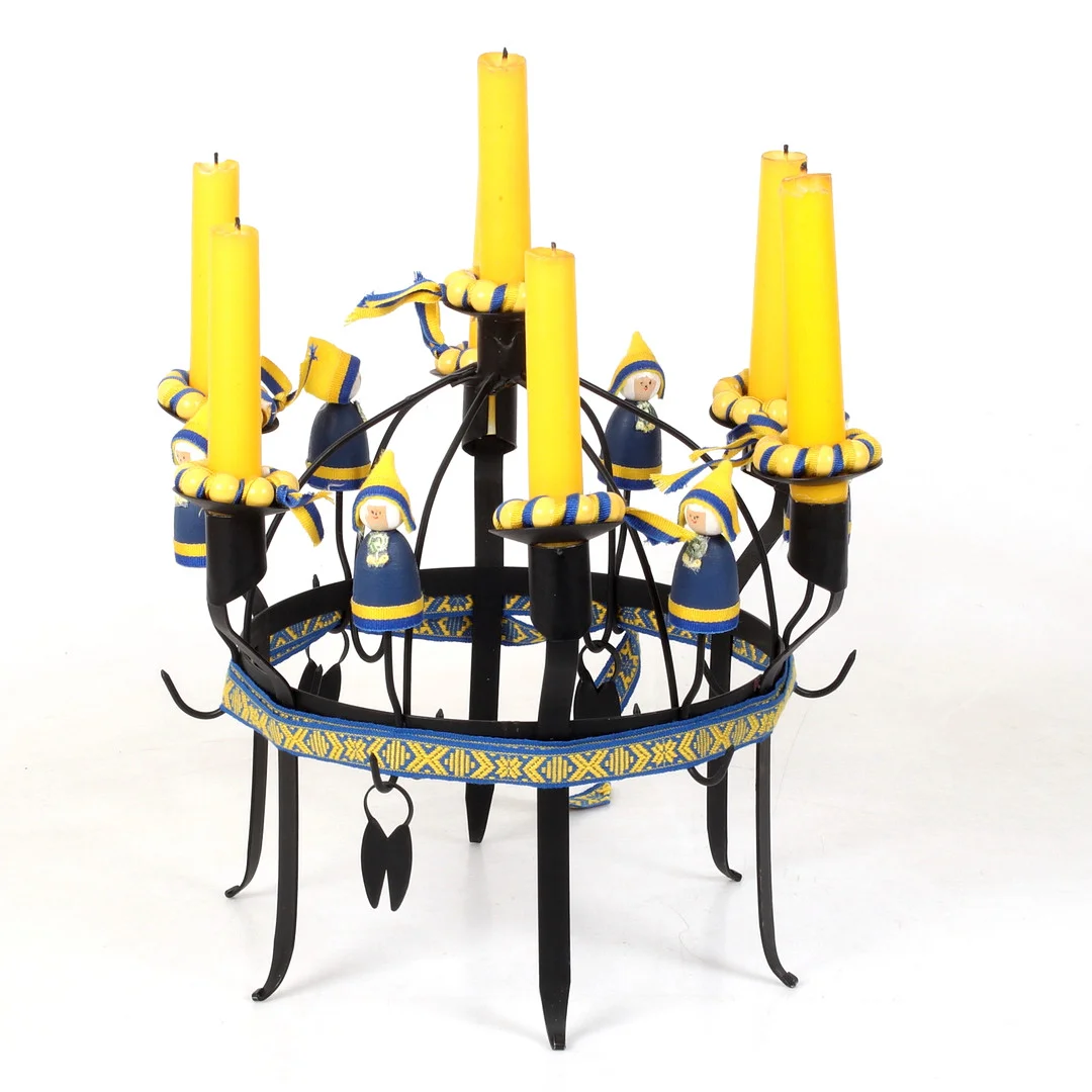TOARPSKRONA, smide, 1900-tal. — Candlesticks — Stadsauktion Sundsvall