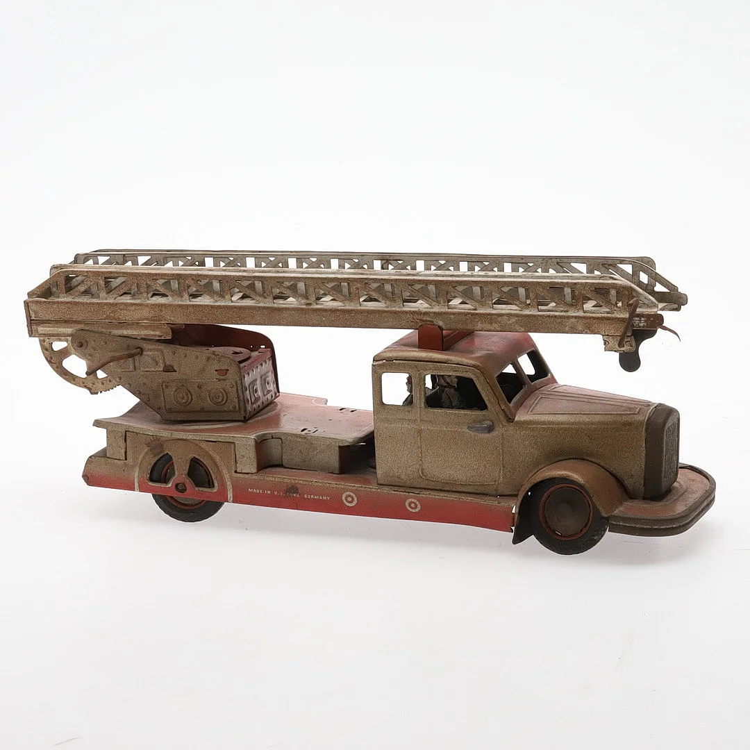 BRANDBIL. Litograferad plåt, Väst Tyskland, 1900-talets mitt. — Model cars — Örebro Stadsauktioner