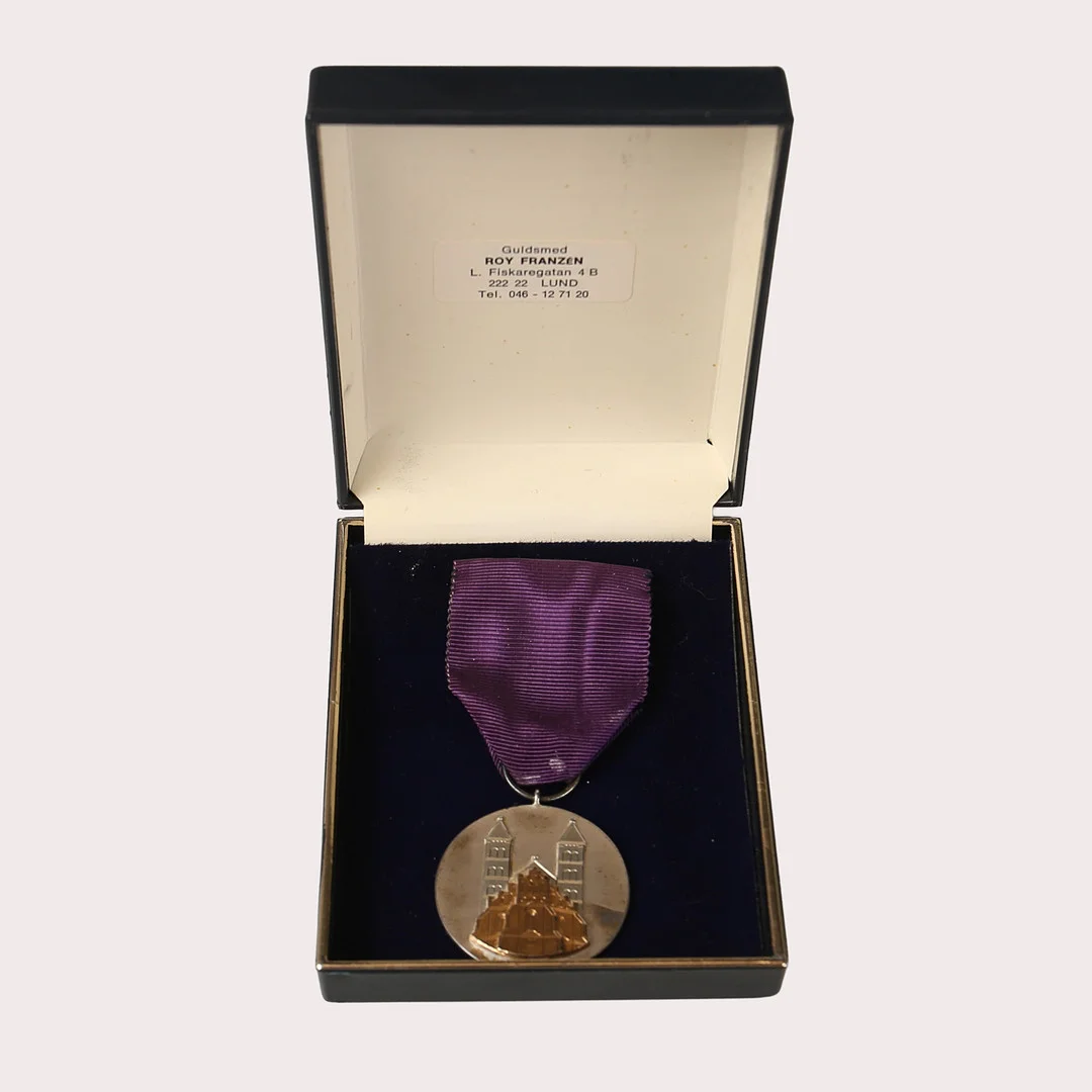 WIWEN NILSSON. EFTER, MEDALJ SILVER, 925/1000. LUNDS DOMKYRKA. Totalvikt 16,9 gram. — Silver — Limhamns Auktionsbyrå