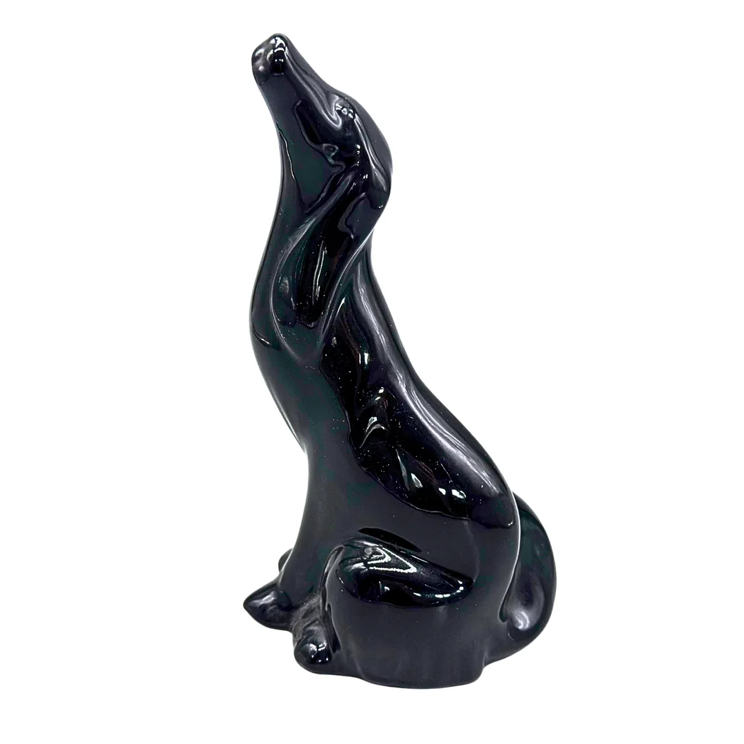 SCHWARZ GLASIERTER PORZELLANHUND. — European — Auktionshaus Stuber's Hammerschlag
