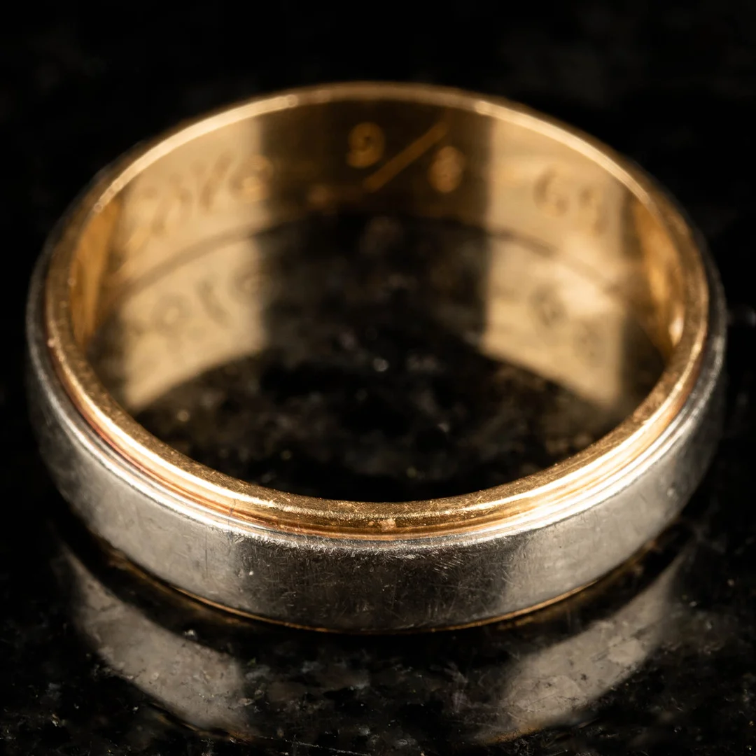 RING, Rött och vitt guld 18K, 1900-tal. — Rings — Norrlands Auktionsverk
