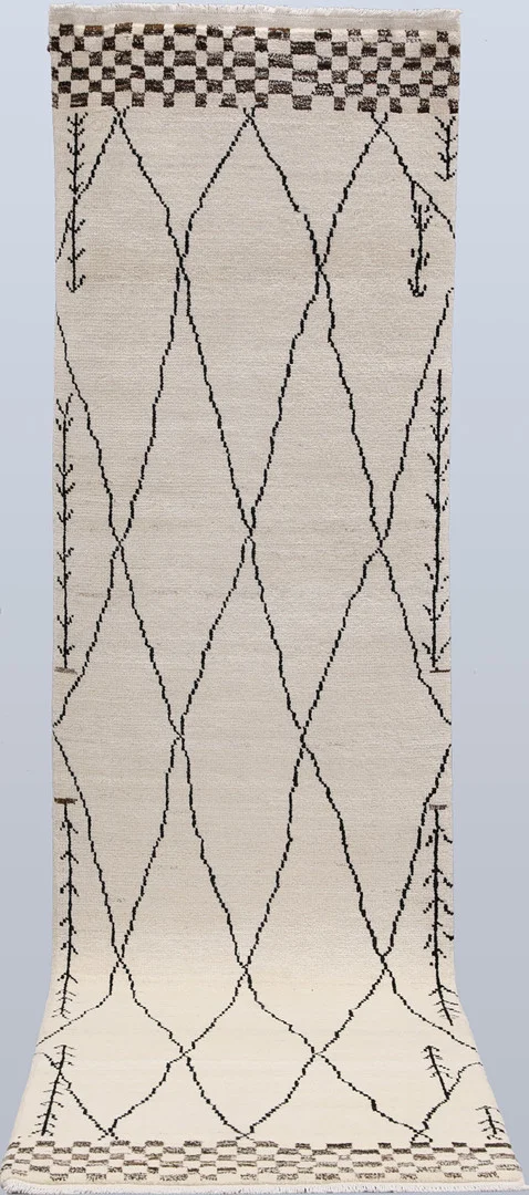 MATTA. Marocko gallerimodell, 294 x 79 cm. — Oriental Carpets & Textiles — Södermanlands Auktionsverk