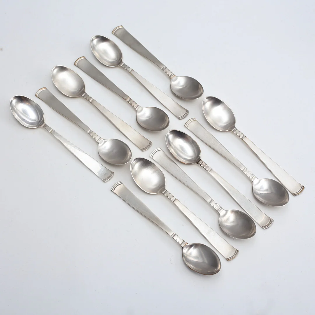 KAFFESKEDAR, 12 st, silver, 189 gram, "Rosenholm", Guldsmedsaktiebolaget I Stockholm, 1900-talets andra hälft. — Silver — Auktionshuset Thelin & Johansson