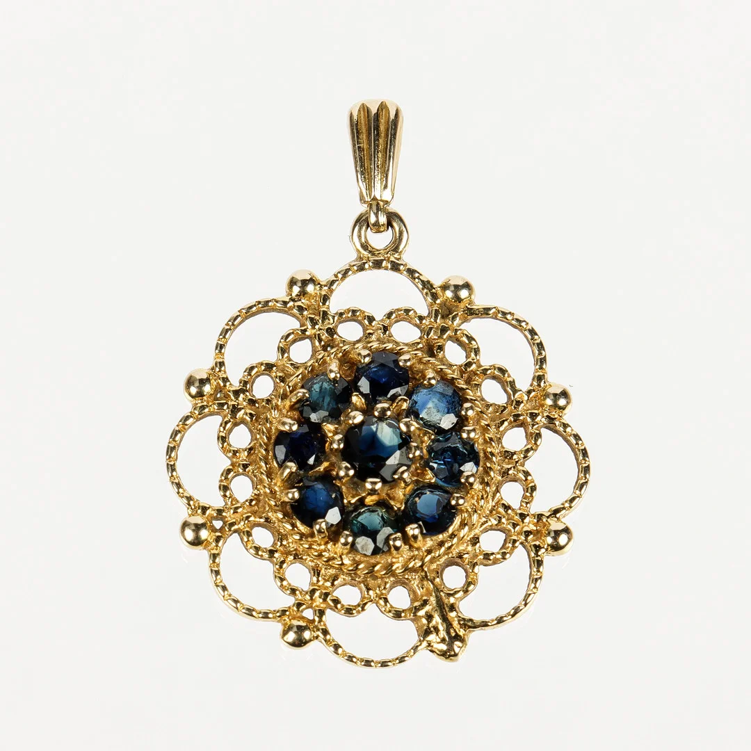 HÄNGE, 9k guld med facettslipade blå stenar, London. — Brooches & Pendants — Karlstad Hammarö Auktionsverk