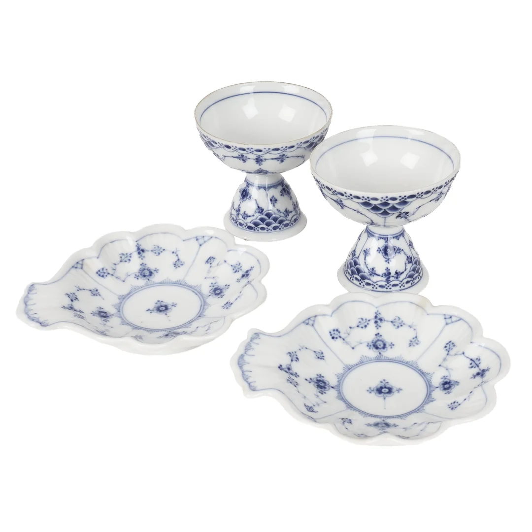 Royal Copenhagen: Blue Fluted Porcelain (4) — Glass, porcelain and ceramics/Dinnerware, tea sets, coffee sets — Lauritz