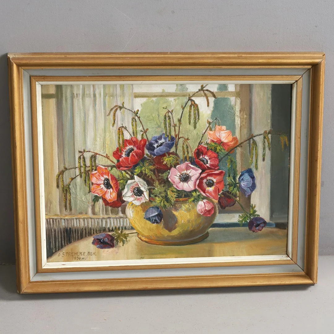OIDENTIFIERAD KONSTNÄR. Olja på pannå, stilleben, signerad "O Strehlke, BLN. 1950". — Paintings — Örebro Stadsauktioner
