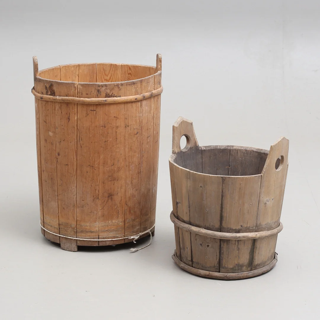 TRÄTUNNOR, 2 st, 1800/1900-tal. — Other — Auktionshuset Thelin & Johansson