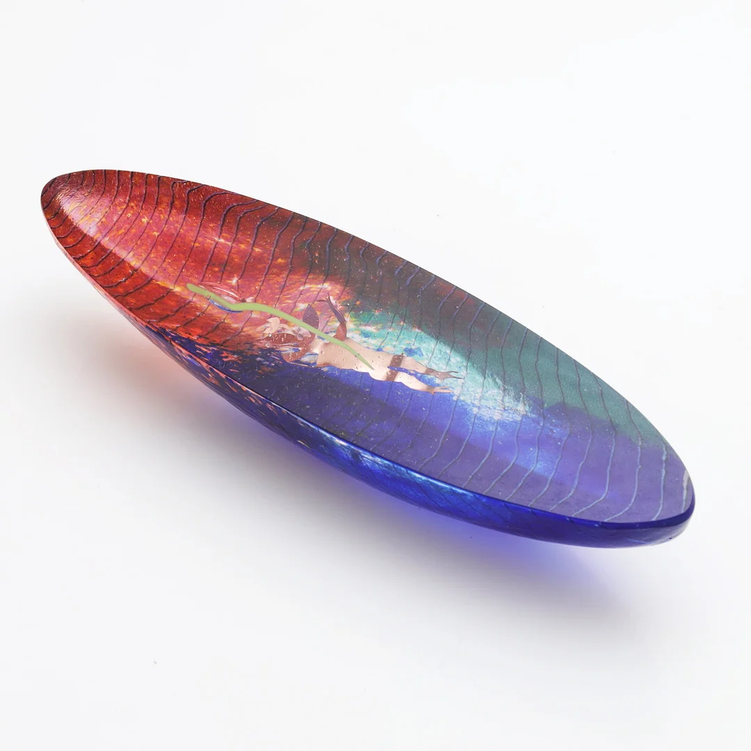 BERTIL VALLIEN. Skulptur, båt, glas, Kosta Boda, signerad. — Art glass — Växjö Auktionskammare