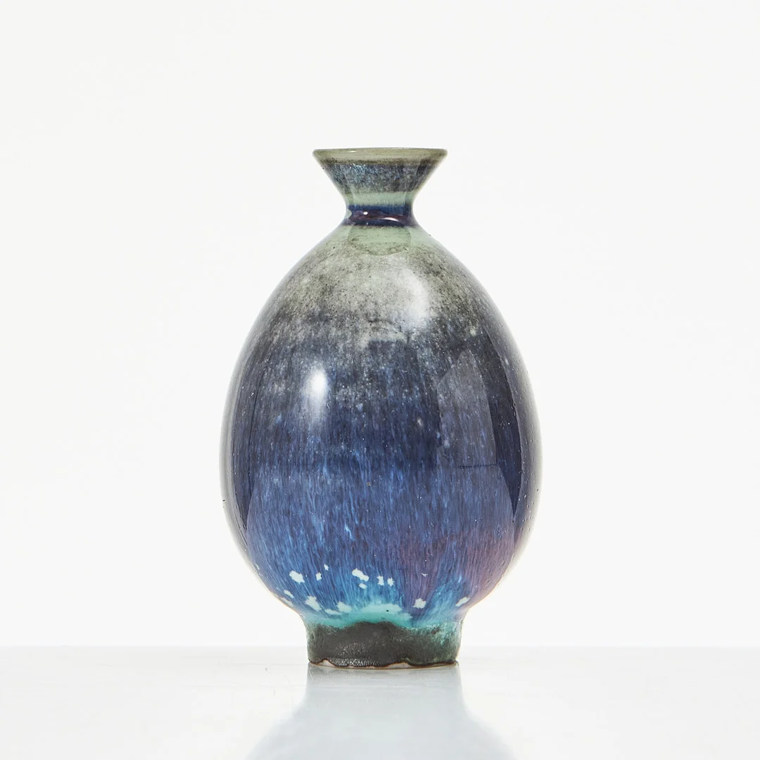 BERNDT FRIBERG. Miniatyrvas, stengods, signerad, Gustavsberg Studio. — European — Stockholms Auktionsverk Magasin 5